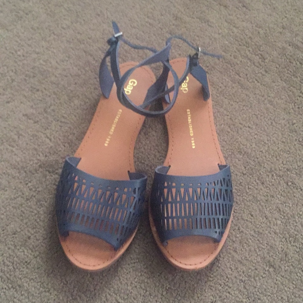 Gap women’s sandals
